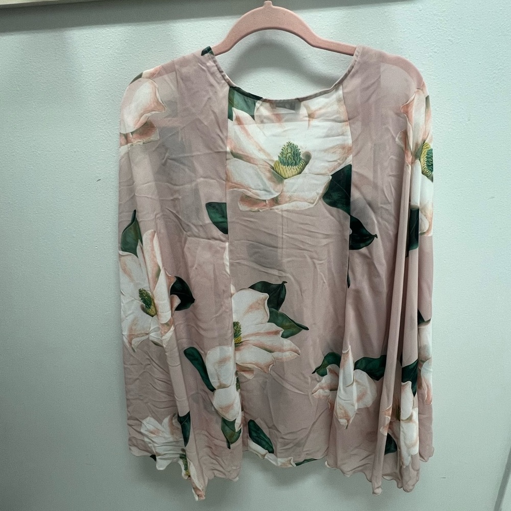 show me your mumu flowy top with built in tank top